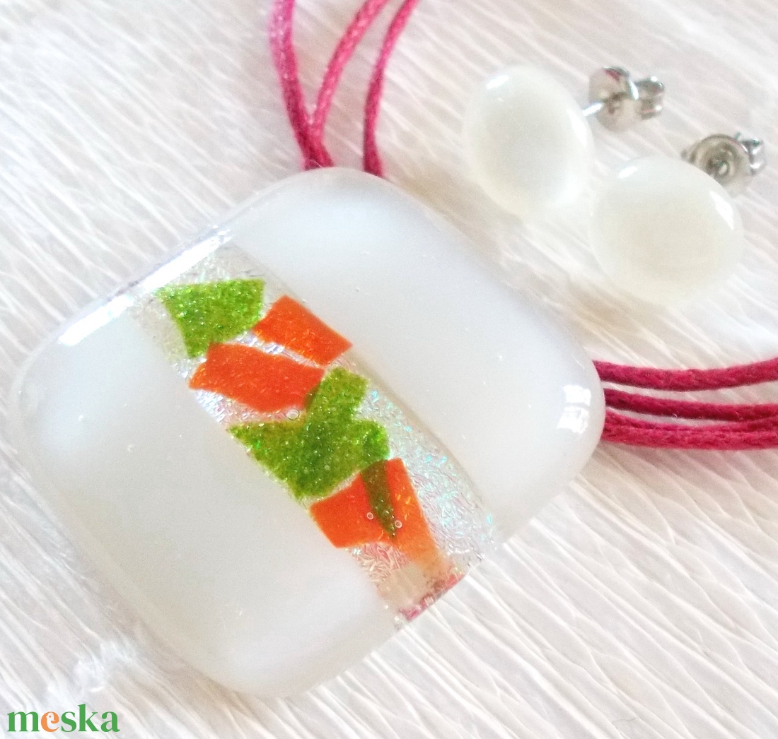 Homok színű-mintás dichroic medál és fülbevaló, ajándék nőknek névnapra, születésnapra, karácsonyra. - ékszer - ékszerszett - Meska.hu