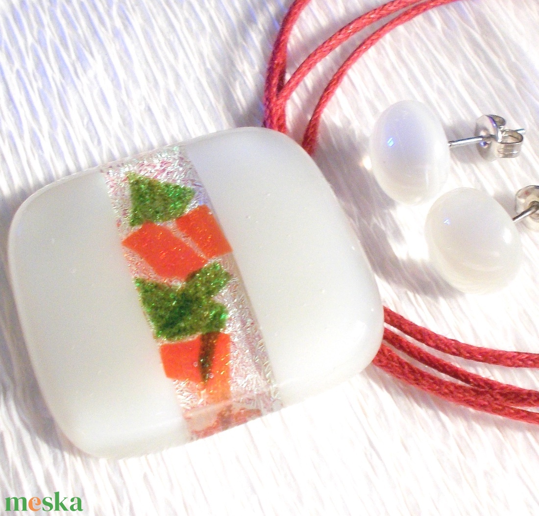 Homok színű-mintás dichroic medál és fülbevaló, ajándék nőknek névnapra, születésnapra, karácsonyra. - ékszer - ékszerszett - Meska.hu