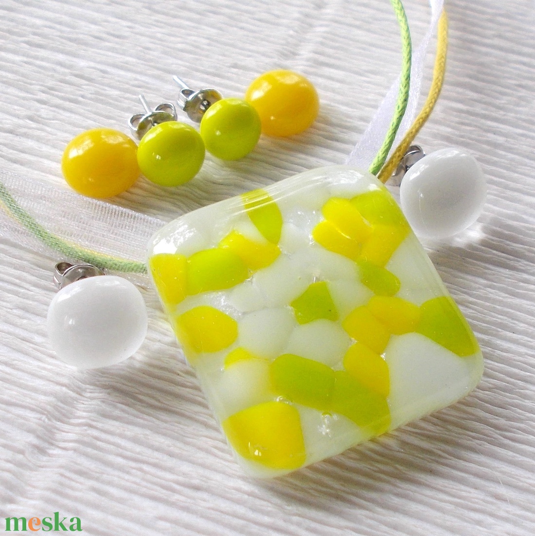 Lime jégkockával medál és fülbevaló, ajándék nőknek névnapra, születésnapra. - ékszer - ékszerszett - Meska.hu