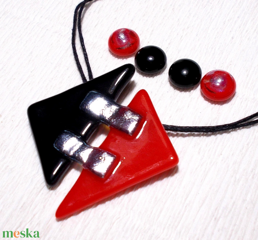 Piros-fekete  trendi nyaklánc, ajándék névnapra, születésnapra. - ékszer - ékszerszett - Meska.hu