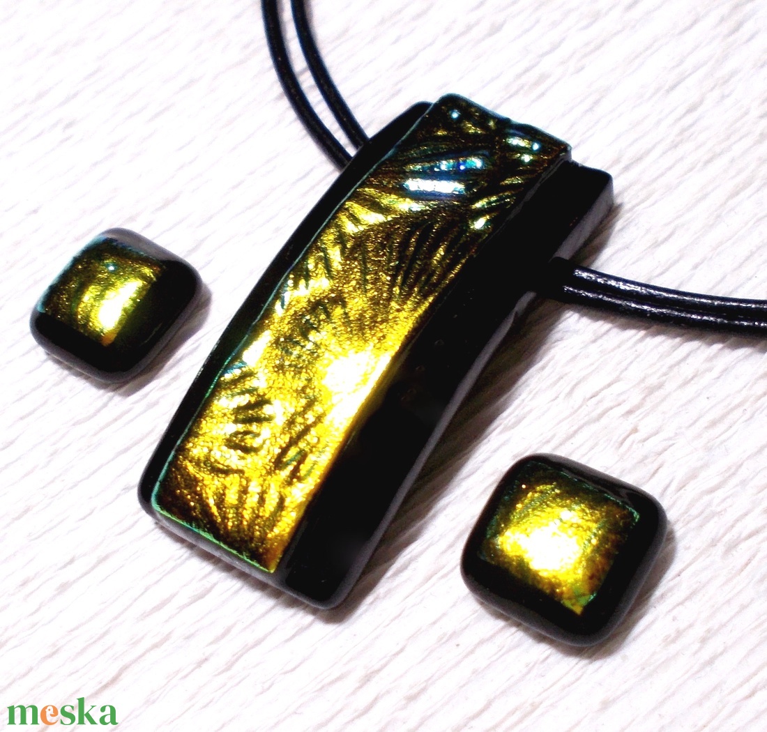 Zöld-arany tüzijáték,  nyaklánc és fülbevaló,  ajándék  nőknek, ballagásra, névnapra, születésnapra. - ékszer - ékszerszett - Meska.hu