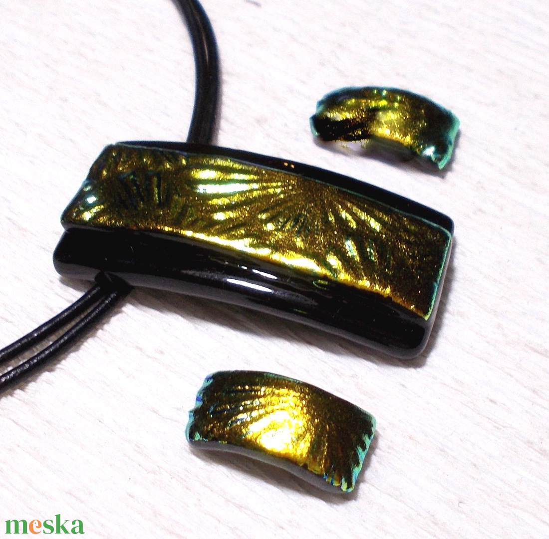 Zöld-arany tüzijáték,  nyaklánc és fülbevaló,  ajándék  nőknek, ballagásra, névnapra, születésnapra. - ékszer - ékszerszett - Meska.hu