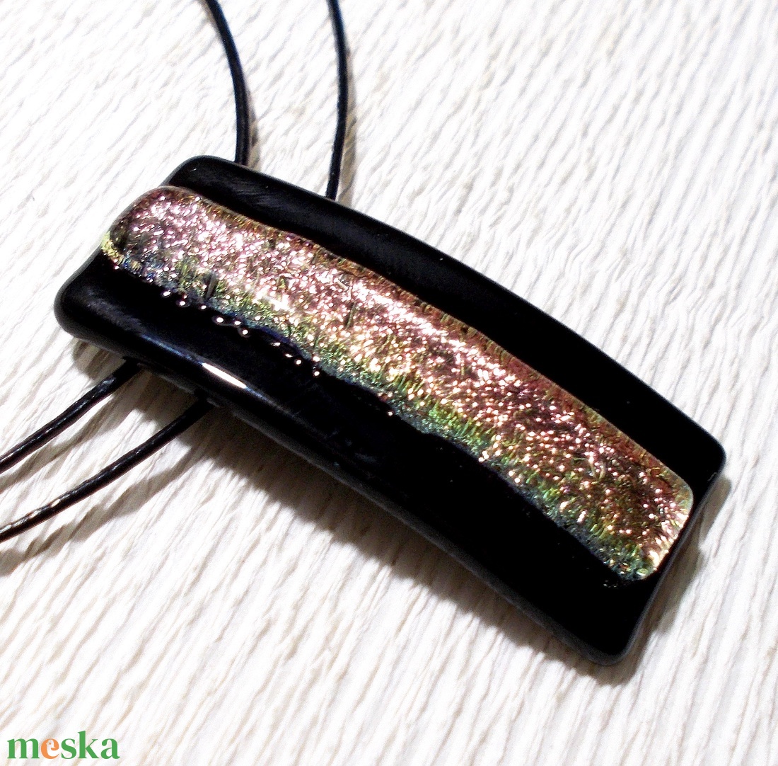 Lazacos rózsaszín dichroic ékszerszett, ajándék farsangra, névnapra, születésnapra. - ékszer - ékszerszett - Meska.hu Lazacos rózsaszín dichroic ékszerszett, ajándék farsangra, névnapra, születésnapra. - ékszer - ékszerszett - Meska.hu