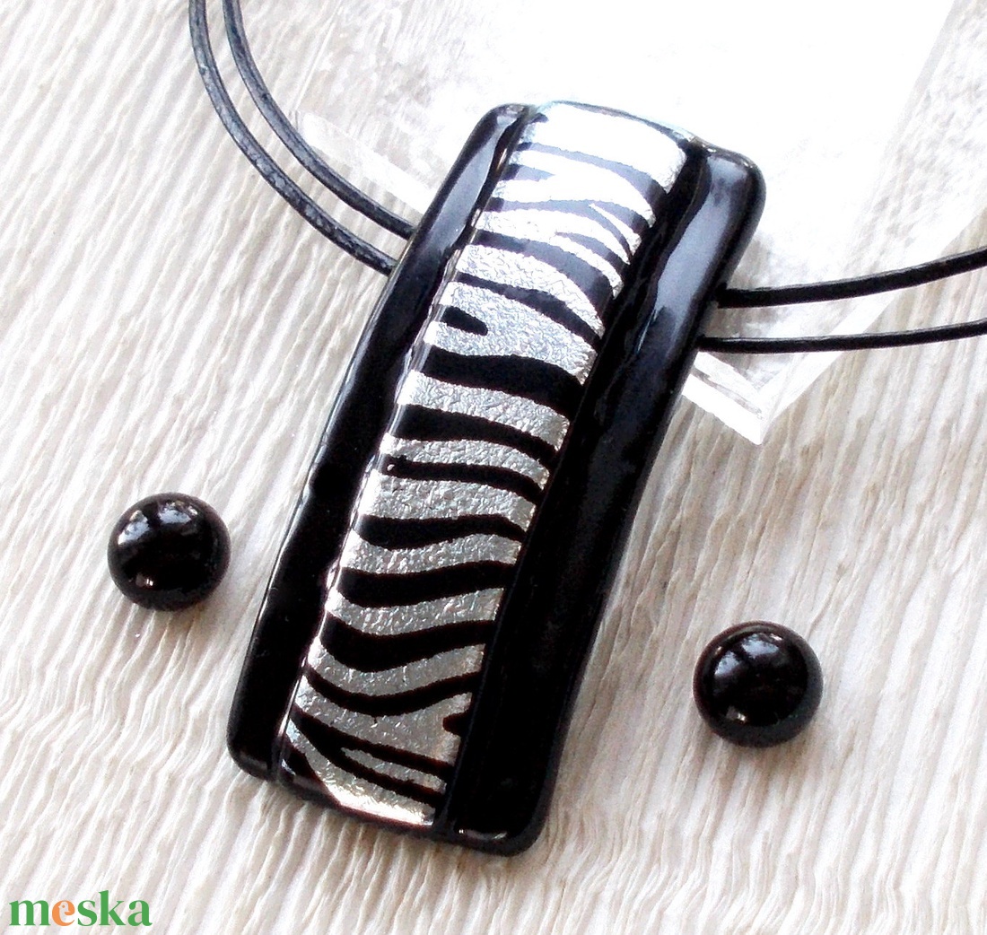Ezüst-fekete zebra mintával, saját  tervezésű hajlított ékszerszett. - ékszer - ékszerszett - Meska.hu