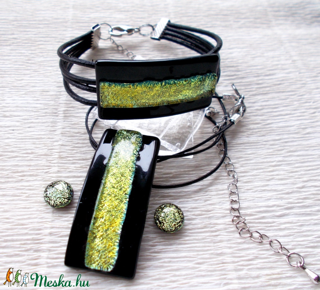 Fekete-arany dichroic ékszerszett, ajándék Valentin napra, névnapra, születésnapra. - ékszer - ékszerszett - Meska.hu Fekete-arany dichroic ékszerszett, ajándék Valentin napra, névnapra, születésnapra. - ékszer - ékszerszett - Meska.hu