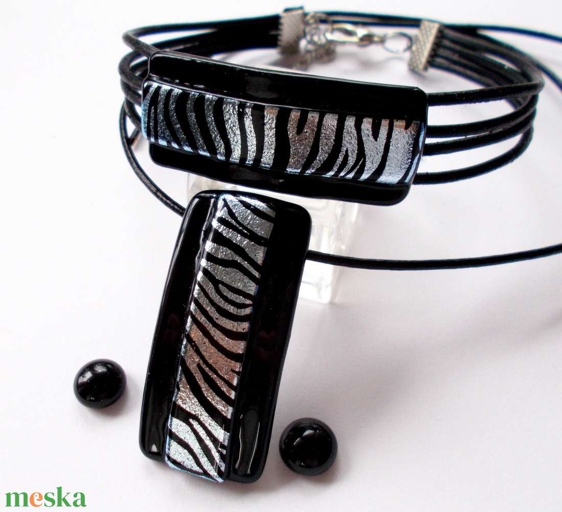 Ezüst-fekete zebra mintával, saját  tervezésű hajlított ékszerszett. - ékszer - ékszerszett - Meska.hu