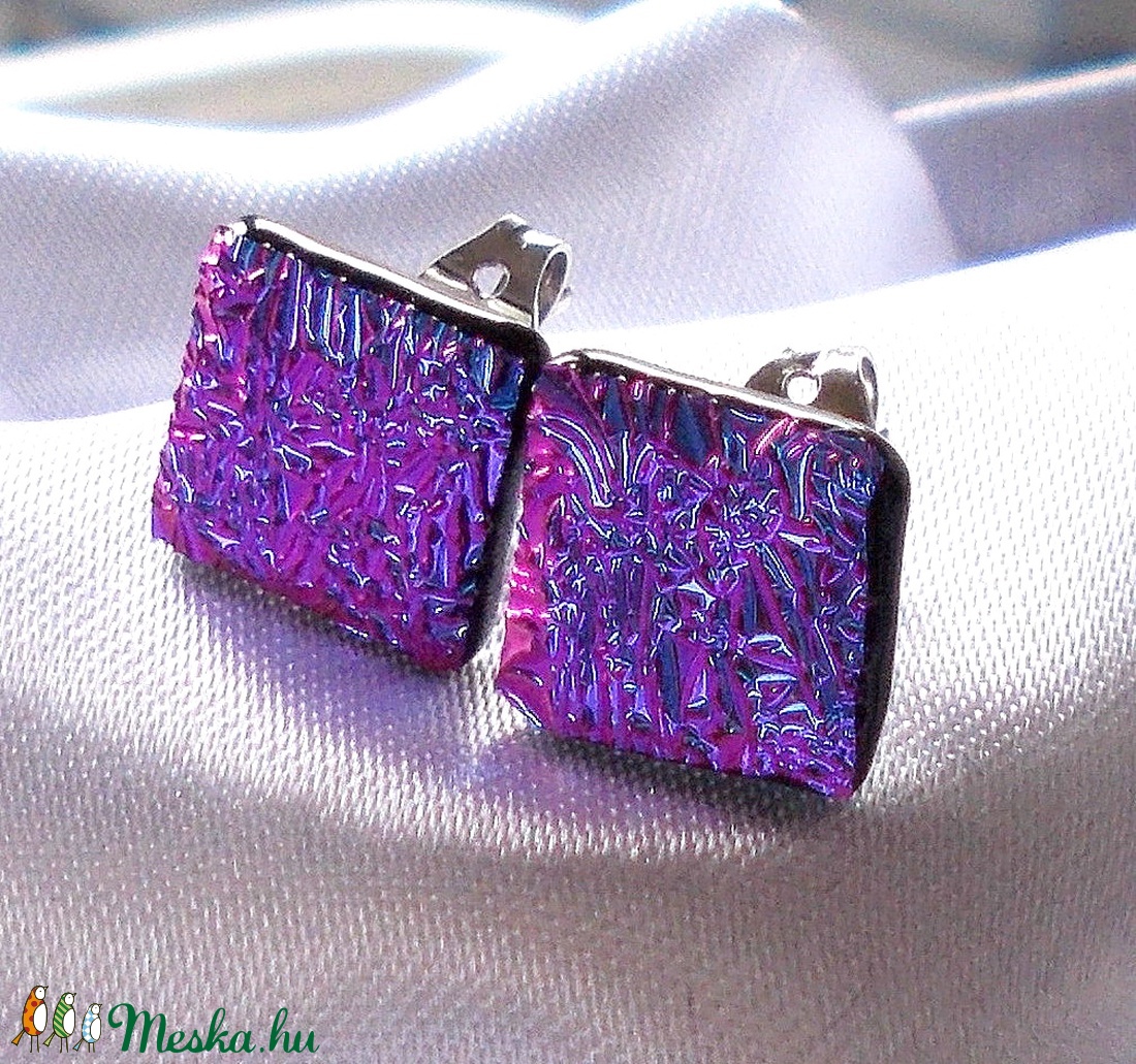 Bíborfény dichroic stiftes fülbevaló, ajándék névnapra, születésnapra. - ékszer - fülbevaló - Meska.hu Bíborfény dichroic stiftes fülbevaló, ajándék névnapra, születésnapra. - ékszer - fülbevaló - Meska.hu