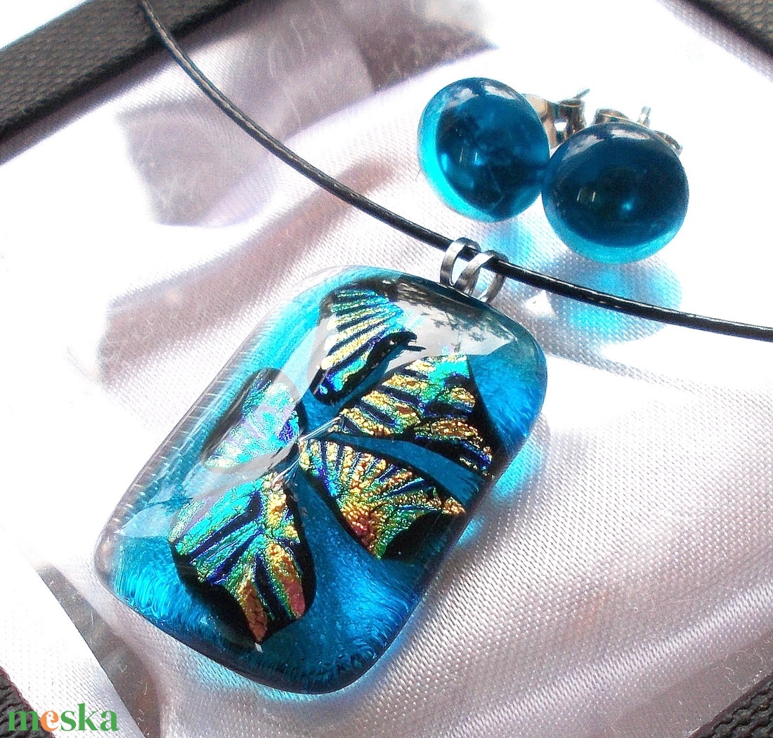 Tenger kincsei dichroic ékszerszett, ajándék mikulás csomagban. - ékszer - ékszerszett - Meska.hu Tenger kincsei dichroic ékszerszett, ajándék mikulás csomagban. - ékszer - ékszerszett - Meska.hu
