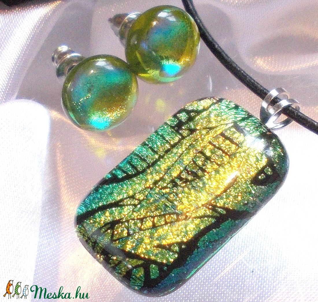 Arany páfrány, dichroic medál és fülbevaló, névnapra, születésnapra. - - Meska.hu Arany páfrány, dichroic medál és fülbevaló, névnapra, születésnapra. - - Meska.hu