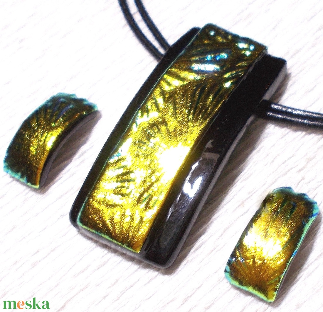 Zöld-arany tüzijáték,  nyaklánc és fülbevaló,  ajándék  nőknek, ballagásra, névnapra, születésnapra. - ékszer - ékszerszett - Meska.hu