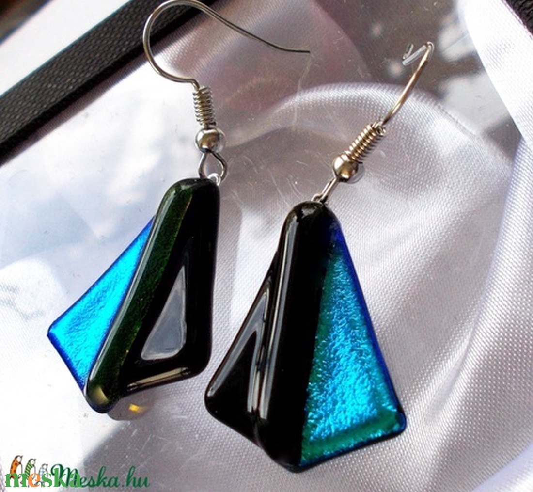 Dichroic duó trendi fülbevaló, ajándék névnapra, születésnapra. - ékszer - fülbevaló - lógó fülbevaló - Meska.hu Dichroic duó trendi fülbevaló, ajándék névnapra, születésnapra. - ékszer - fülbevaló - lógó fülbevaló - Meska.hu