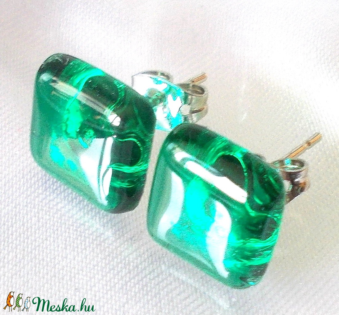 Smaragd üveg fülbevaló, ajándék  névnapra, születésnapra. - ékszer - fülbevaló - Meska.hu