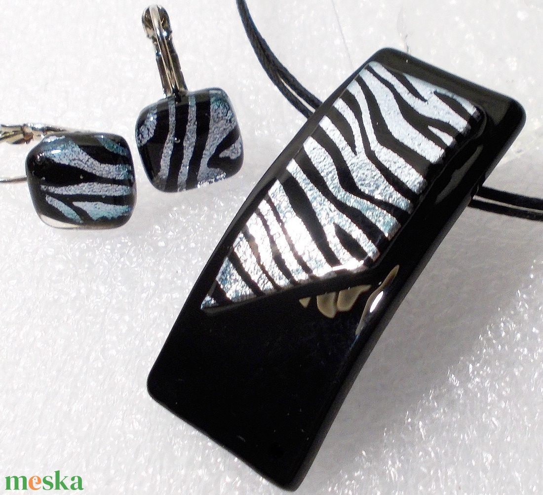 NEMESACÉL! Ezüst-fekete zebra mintával, saját  tervezésű hajlított ékszerszett. - ékszer - ékszerszett - Meska.hu