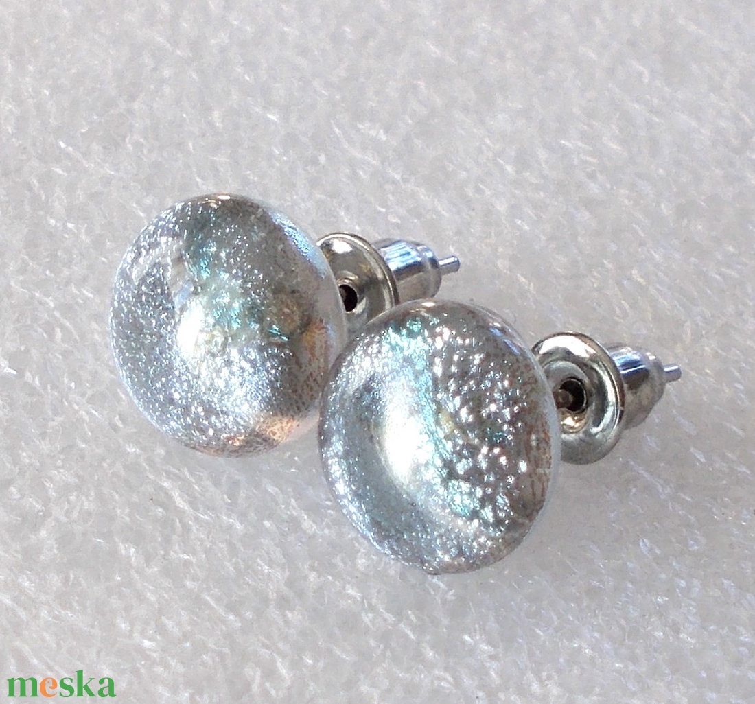 NEMESACÉL! Ezüstös szürke, stiftes  fülbevaló, ajándék  névnapra, születésnapra. - ékszer - fülbevaló - pötty fülbevaló - Meska.hu