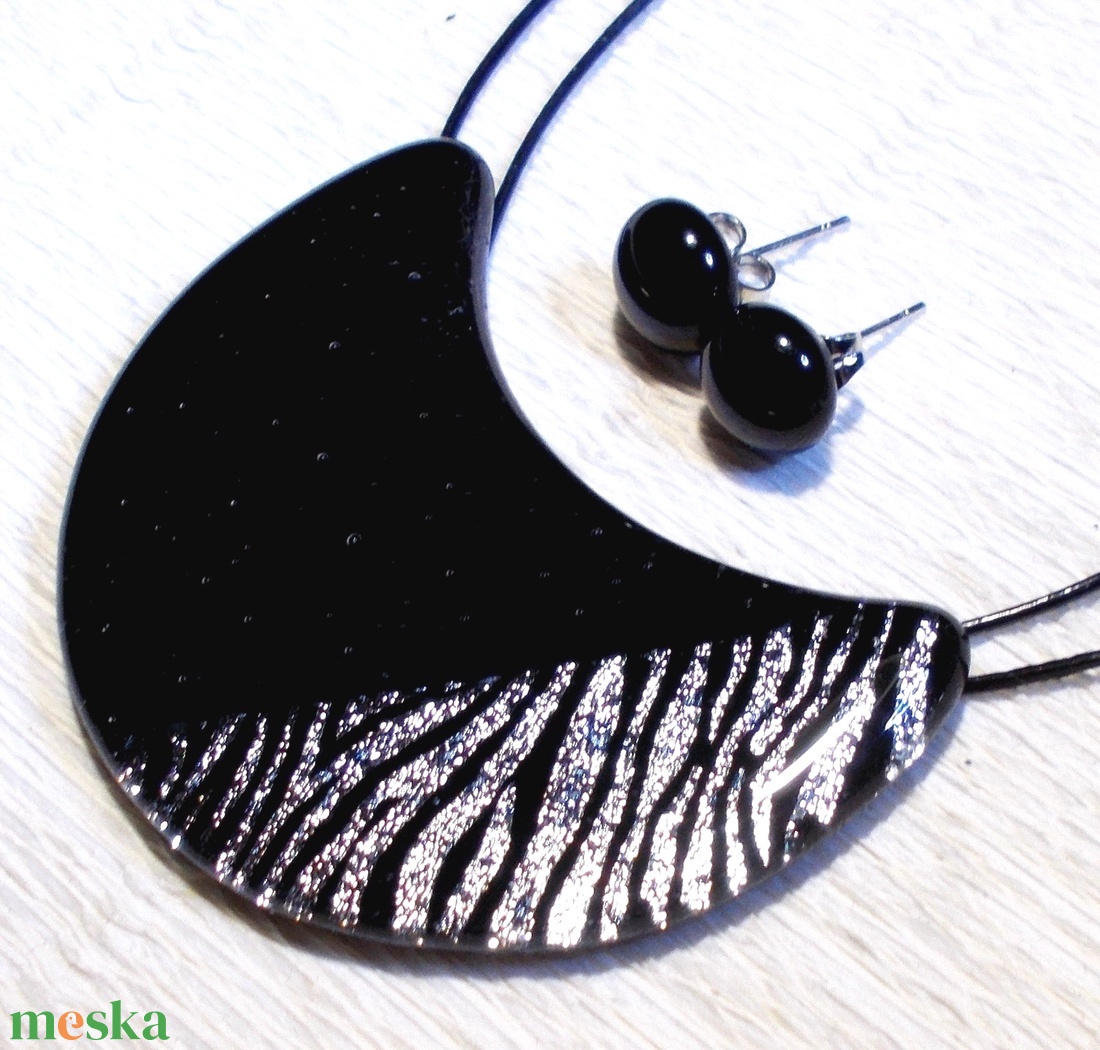 Fekete-ezüst ékszerszett, ajándék  ballagásra, névnapra, születésnapra. - ékszer - ékszerszett - Meska.hu