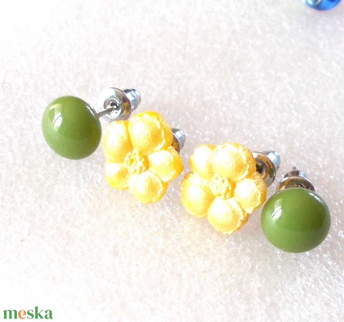 Levendula zölddel fülbevaló páros, ajándék nőknek névnapra, születésnapra.  - ékszer - fülbevaló - lógó fülbevaló - Meska.hu