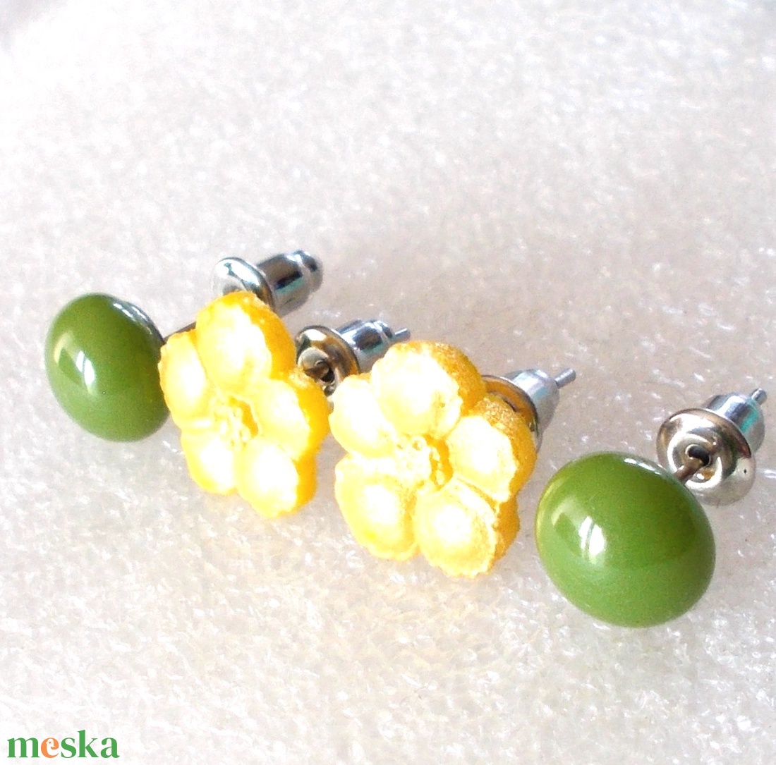 Levendula zölddel fülbevaló páros, ajándék nőknek névnapra, születésnapra.  - ékszer - fülbevaló - lógó fülbevaló - Meska.hu