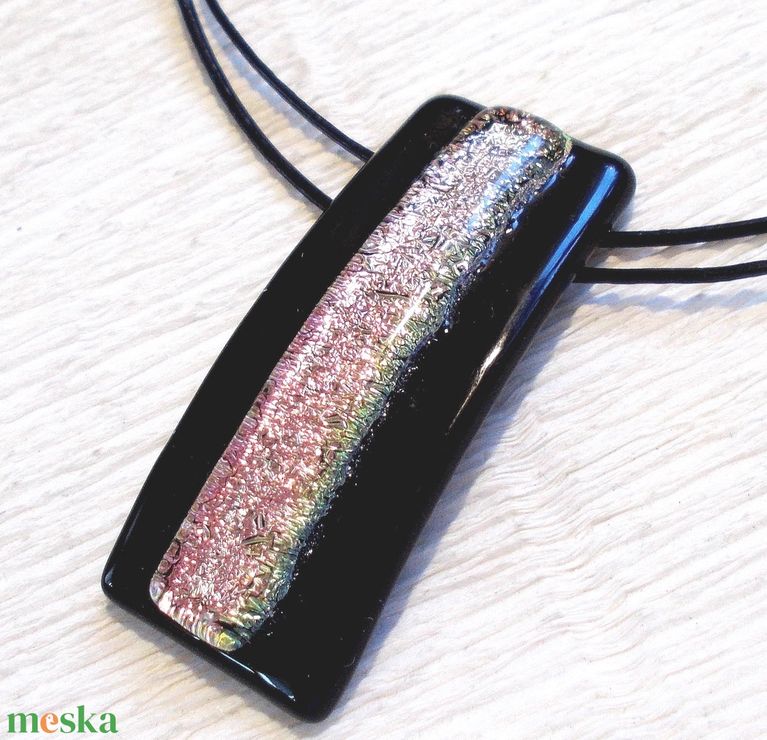 Lazacos rózsaszín dichroic ékszerszett, ajándék farsangra, névnapra, születésnapra. - ékszer - ékszerszett - Meska.hu Lazacos rózsaszín dichroic ékszerszett, ajándék farsangra, névnapra, születésnapra. - ékszer - ékszerszett - Meska.hu