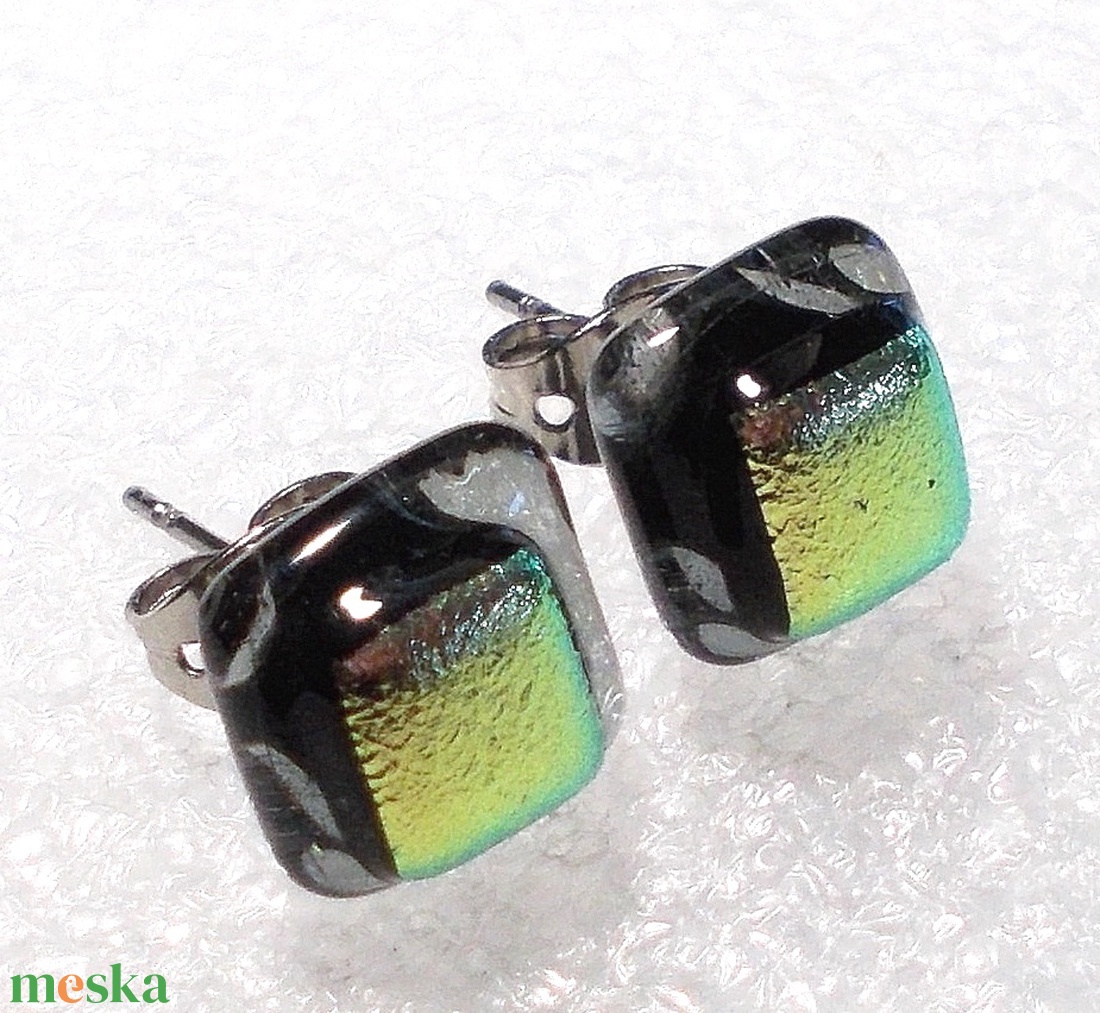 Univerzum dichroic fülbevaló, ajándék névnapra, születésnapra. - ékszer - fülbevaló - pötty fülbevaló - Meska.hu Univerzum dichroic fülbevaló, ajándék névnapra, születésnapra. - ékszer - fülbevaló - pötty fülbevaló - Meska.hu