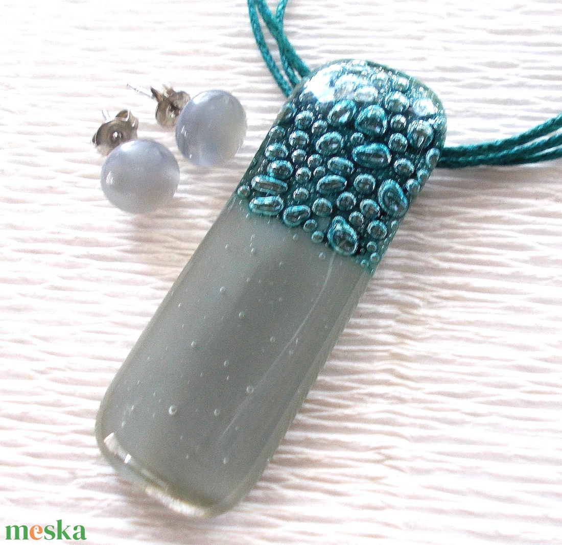 Gyöngybuborékos szürke ékszerszett, névnapra, születésnapra, nőnapra. - ékszer - ékszerszett - Meska.hu