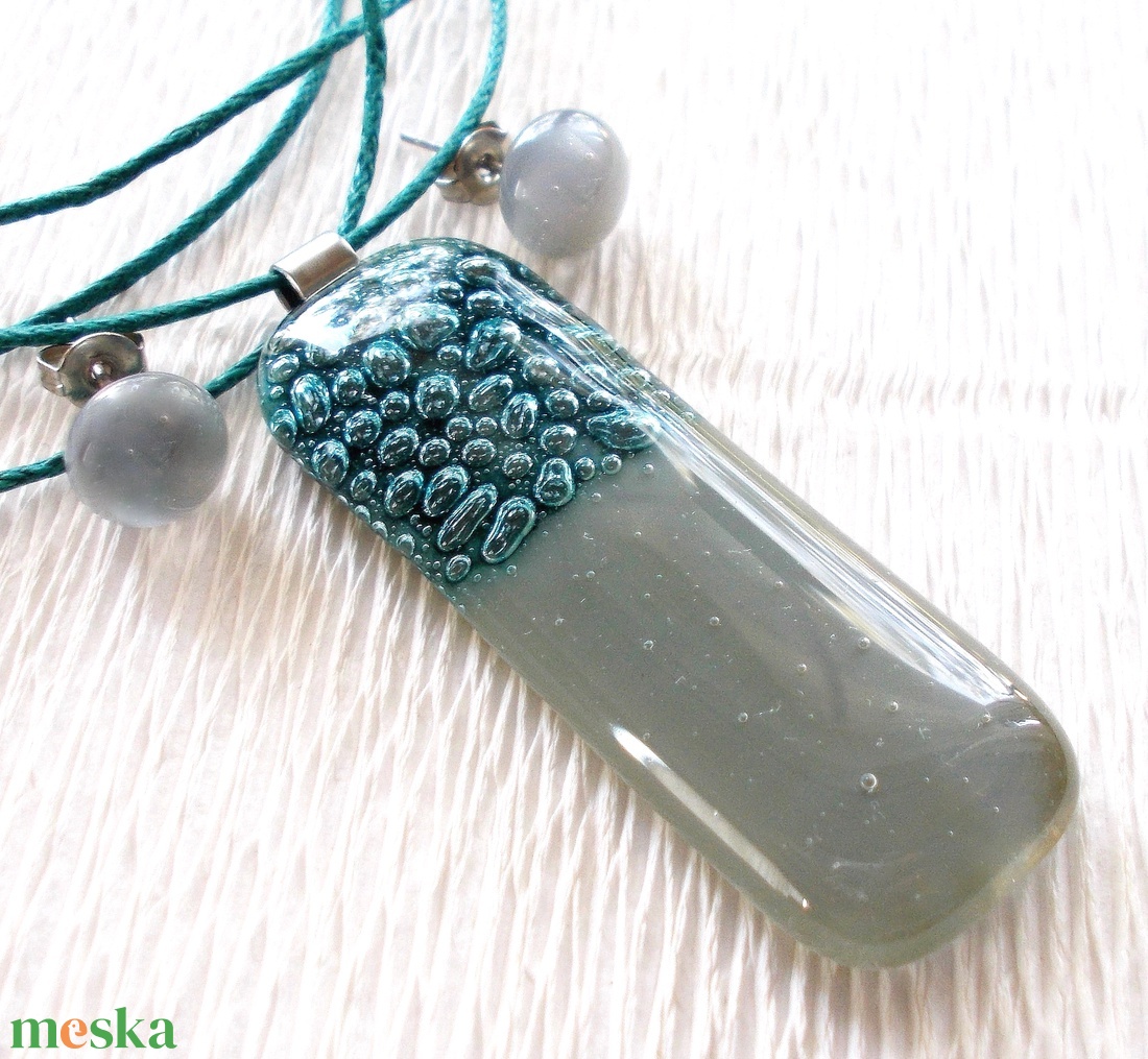 Gyöngybuborékos szürke ékszerszett, névnapra, születésnapra, nőnapra. - ékszer - ékszerszett - Meska.hu