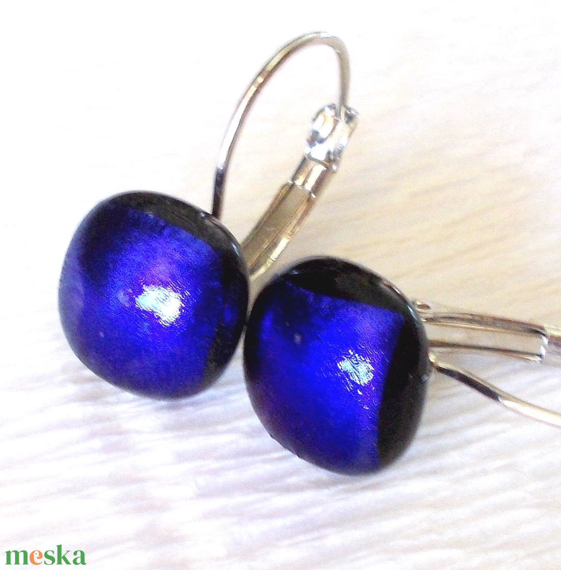 Selymes királykék fülbevaló, ajándék óvónéniknek, tanító néniknek pedagógus napra. - ékszer - fülbevaló - lógós kerek fülbevaló - Meska.hu