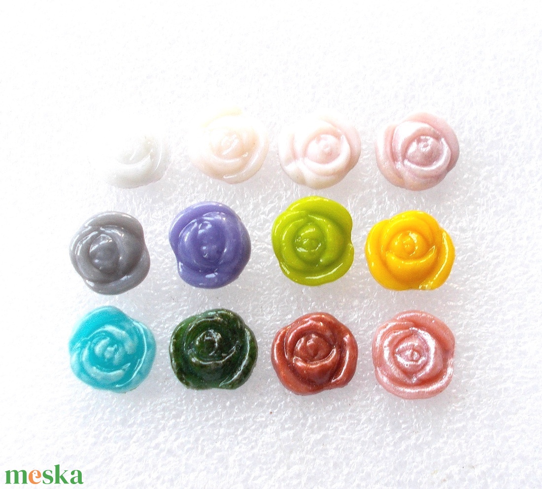 NEMESACÉL! Sárga minirózsa üveg stiftes fülbevaló, ajándék  ballagásra, névnapra, születésnapra. - ékszer - fülbevaló - lógós kerek fülbevaló - Meska.hu