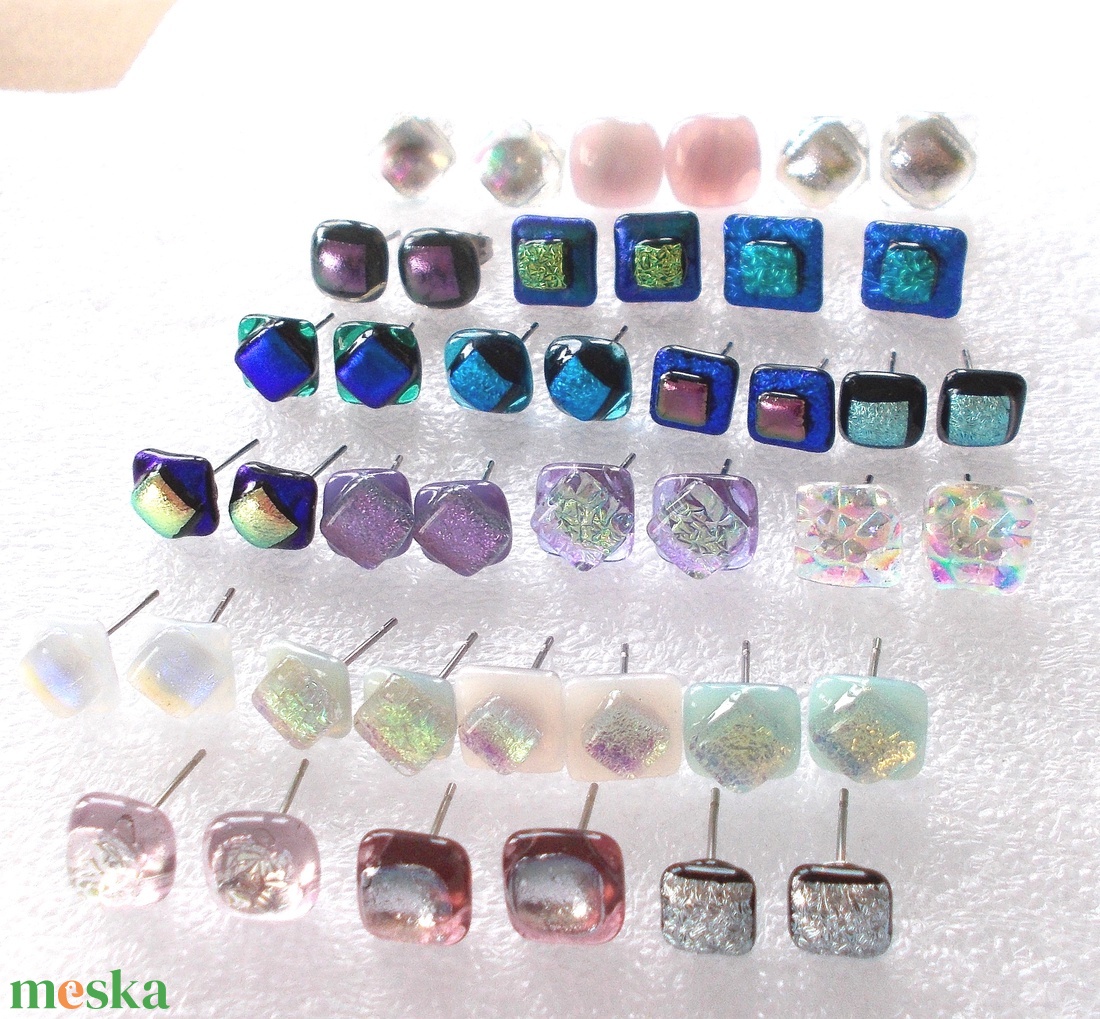 Levendula dichroic  fülbevaló, ajándék névnapra, születésnapra. - ékszer - fülbevaló - pötty fülbevaló - Meska.hu