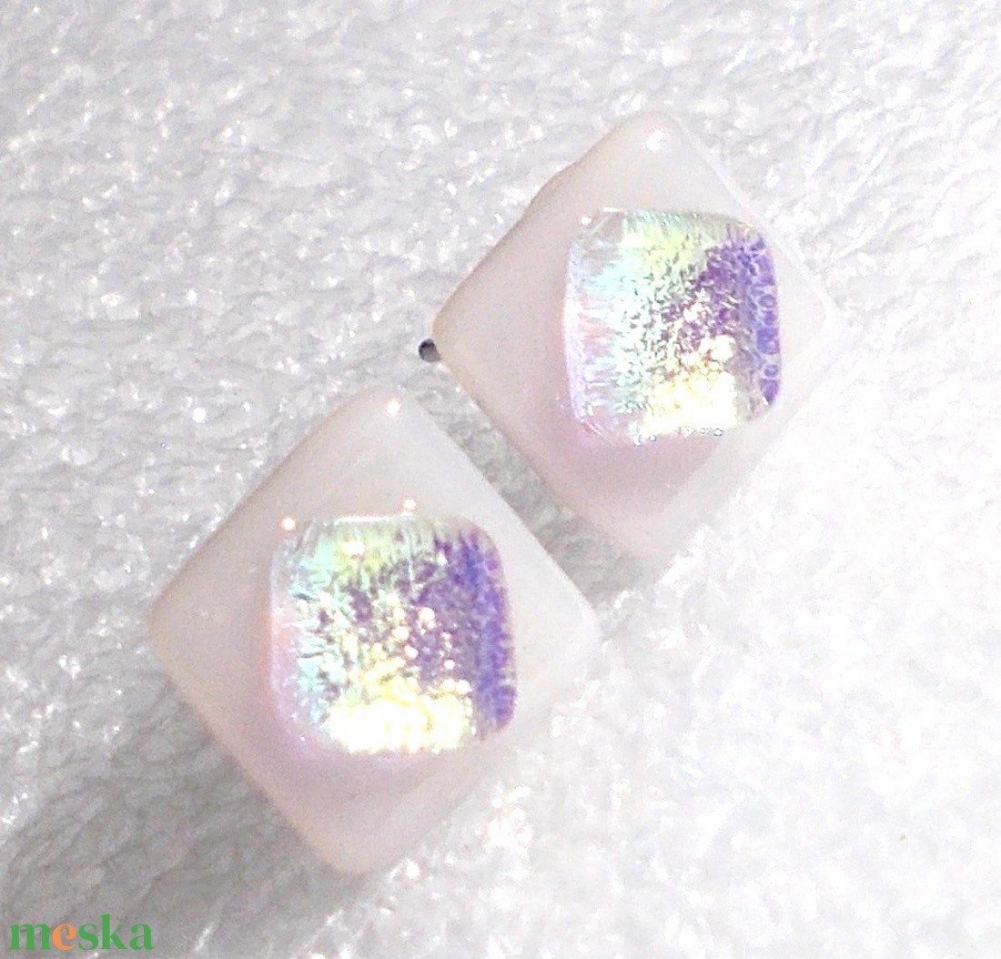 ORVOSI FÉM! Univerzum dichroic  fülbevaló, ajándék névnapra, születésnapra. - ékszer - fülbevaló - pötty fülbevaló - Meska.hu