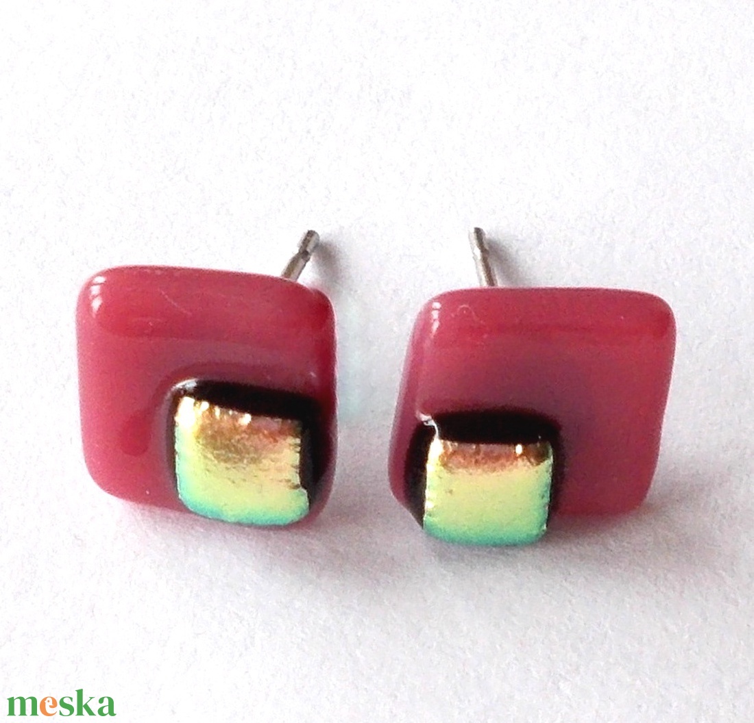 ORVOSI FÉM! Királykék kocka dichroic  fülbevaló, ajándék névnapra, születésnapra. - ékszer - fülbevaló - pötty fülbevaló - Meska.hu