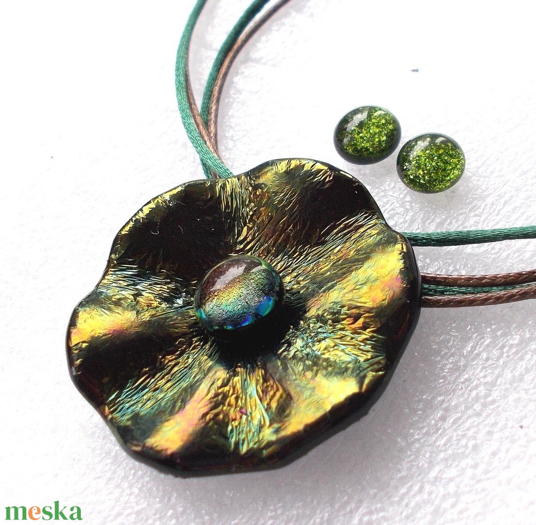 Bronzos smaragd rózsa medál, ajándék névnapra születésnapra. - ékszer - nyaklánc - medálos nyaklánc - Meska.hu