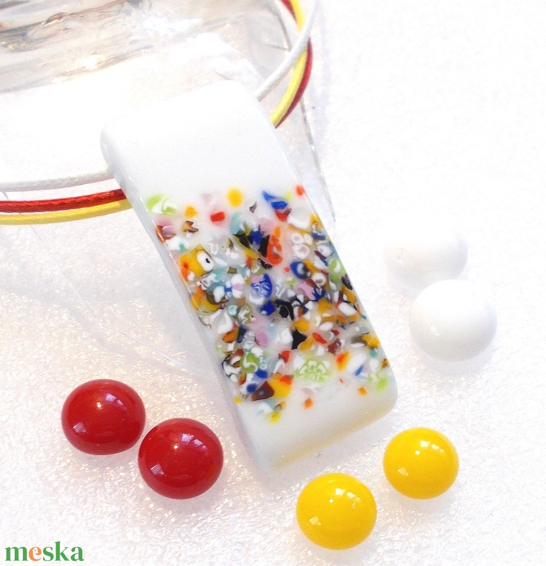 Színek fúziója fehérben, ajándék  ballagásra, névnapra, születésnapra. - ékszer - nyaklánc - medálos nyaklánc - Meska.hu