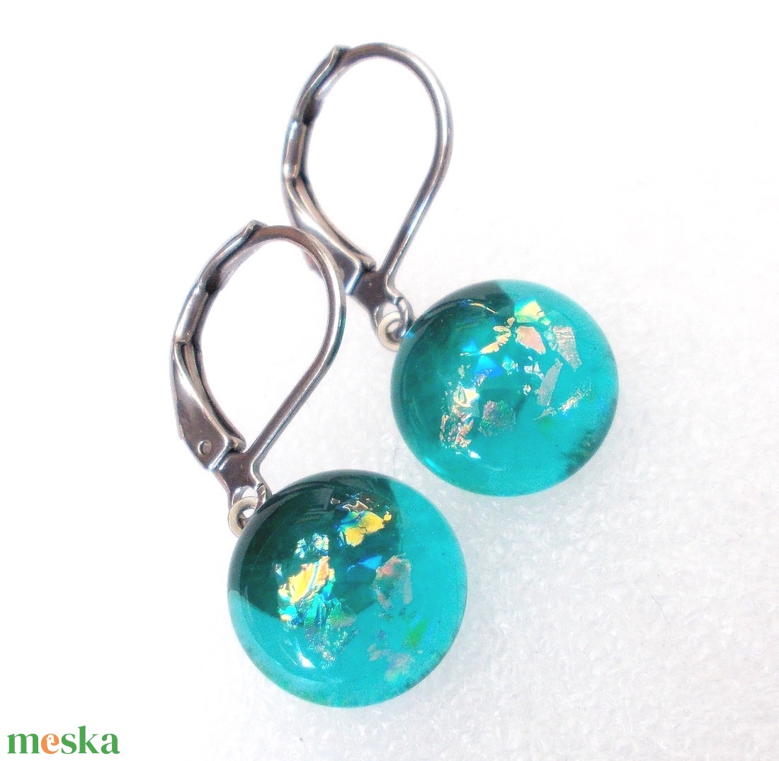 NEMESACÉL! Fényjáték türkizben, fülbevaló, ajándék nőknek névnapra, születésnapra.  - ékszer - fülbevaló - lógó fülbevaló - Meska.hu