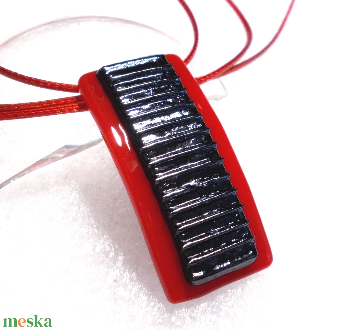 Bronzos-piros nyaklánc ajándék fülbevalóval.  - ékszer - nyaklánc - medálos nyaklánc - Meska.hu