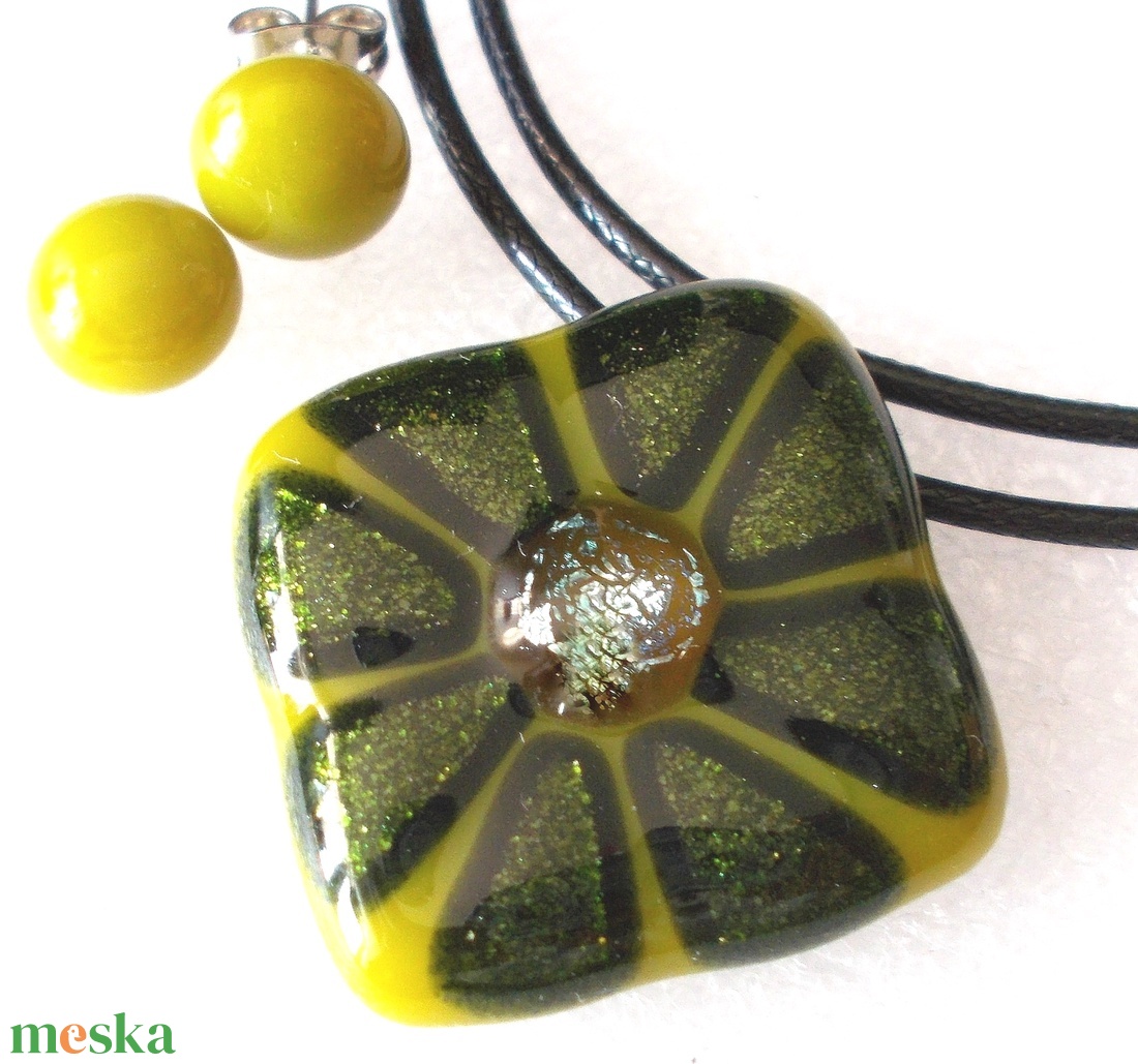 Arany-aventurin rózsa üvegékszer, ajándék nőknek névnapra, születésnapra. - ékszer - ékszerszett - Meska.hu