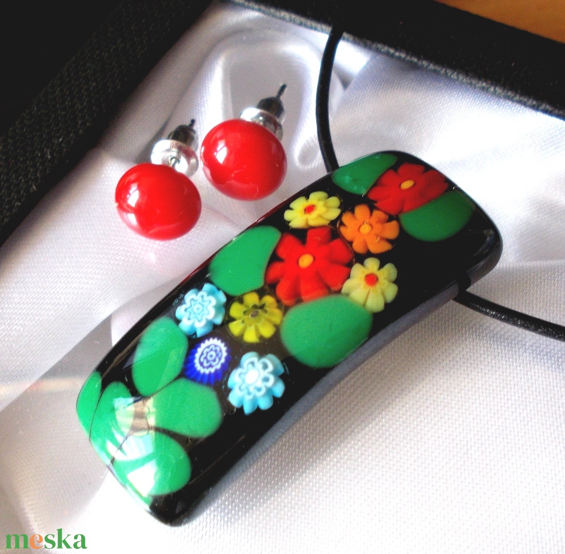 Virágos ékszerszett, nyaklánc és fülbevaló, ajándék  ballagásra, névnapra, születésnapra. - ékszer - ékszerszett - Meska.hu