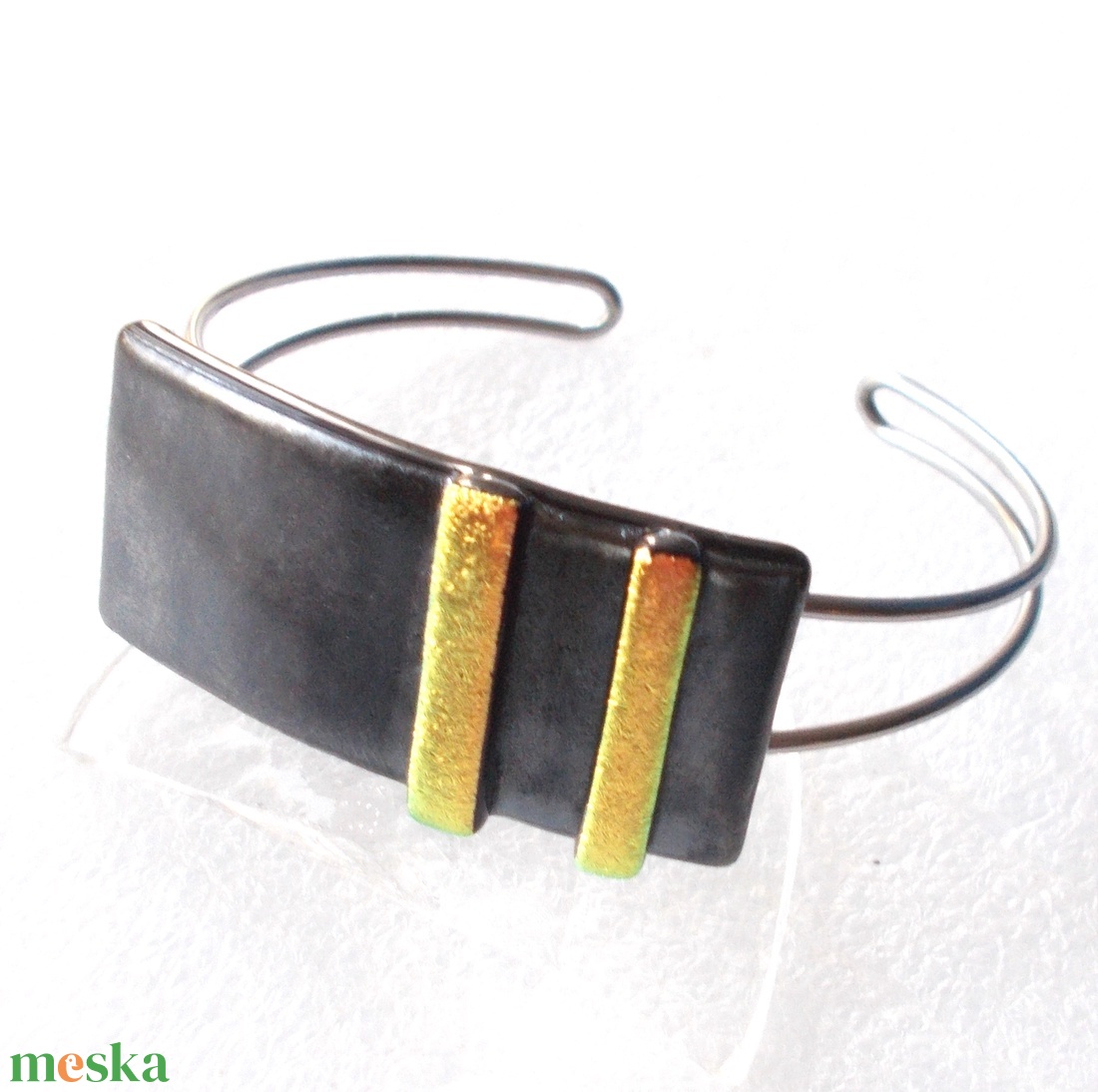 NEMESACÉL! Szürke-arany karkötő. - ékszer - karkötő - karkötő medállal - Meska.hu