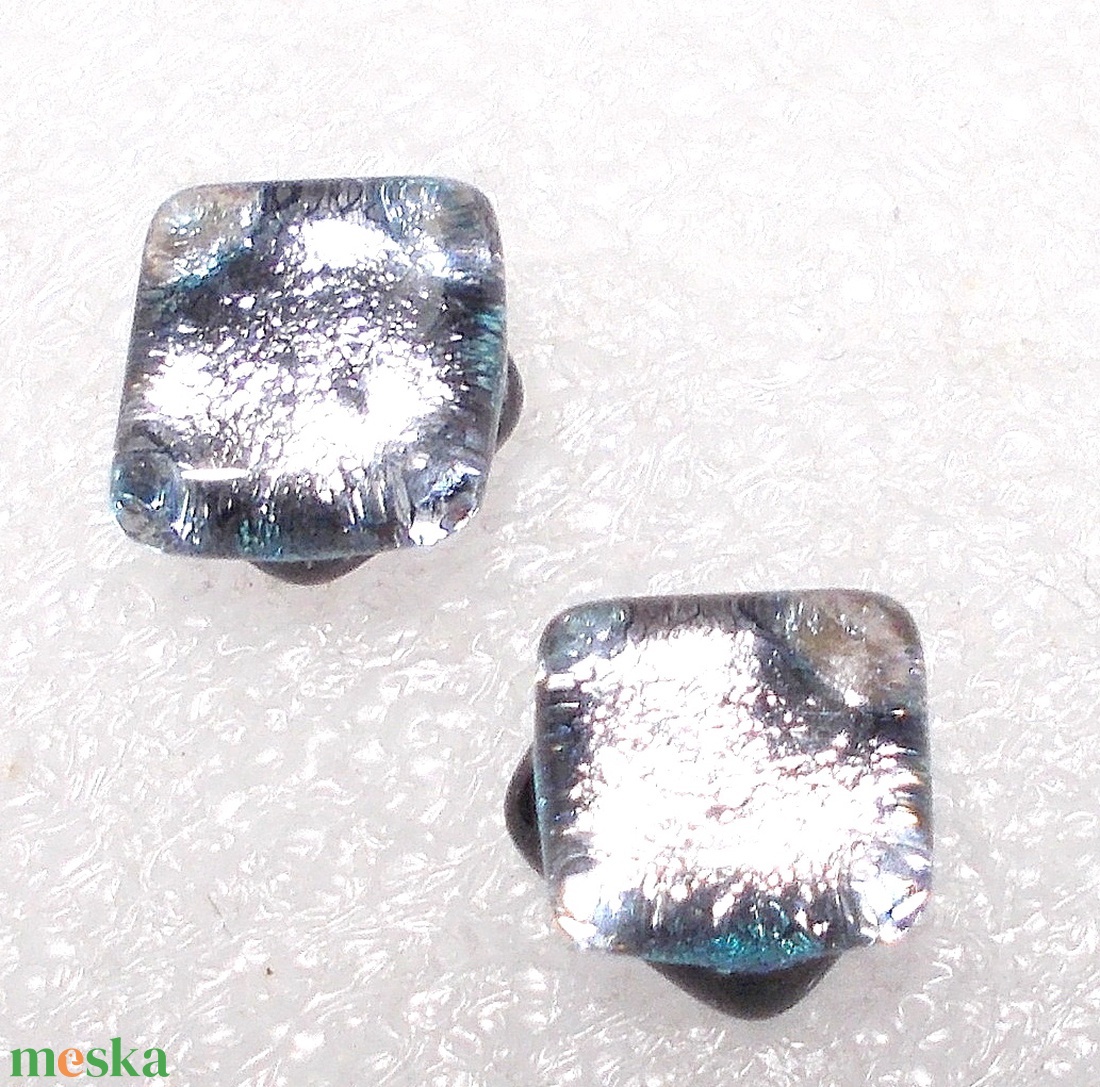 Orvosi fém! Sarkcsillag  üveg fülbevaló  , ajándék  névnapra, születésnapra. - ékszer - fülbevaló - pötty fülbevaló - Meska.hu