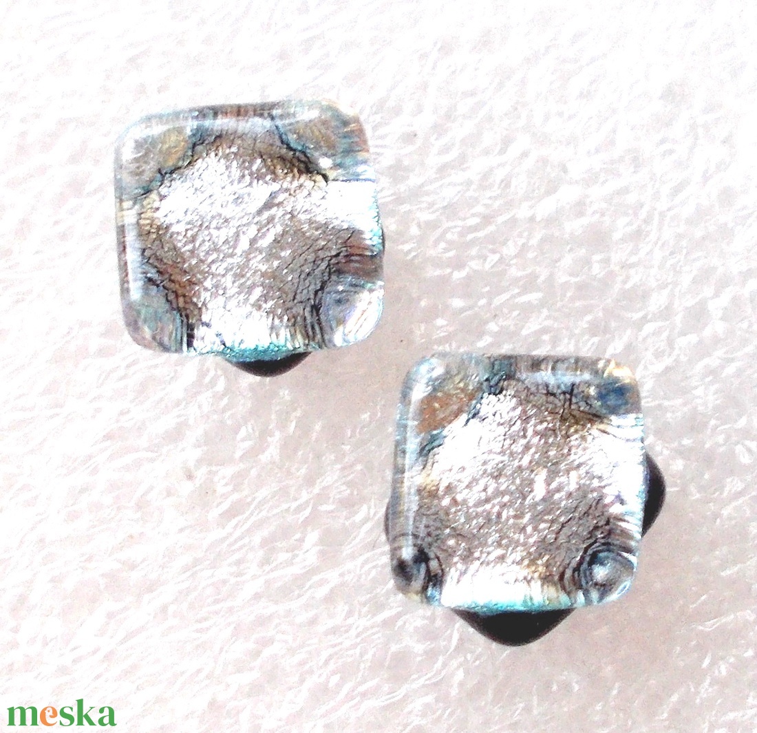 Orvosi fém! Sarkcsillag  üveg fülbevaló  , ajándék  névnapra, születésnapra. - ékszer - fülbevaló - pötty fülbevaló - Meska.hu