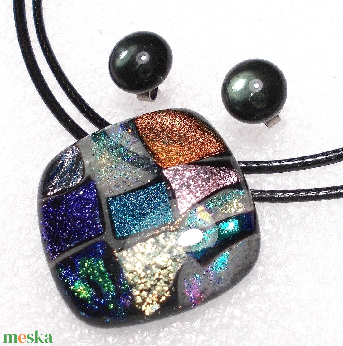 Szürkében dichroic szivárvány nyaklánc, ajándék pedagógus napra, születésnapra, névnapra.  - ékszer - ékszerszett - Meska.hu