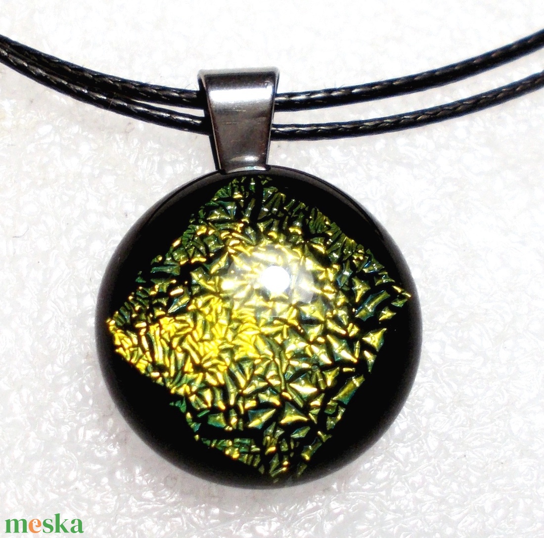 Sarkcsillag kisméretű dichroic nyaklánc - ékszer - nyaklánc - medál - Meska.hu