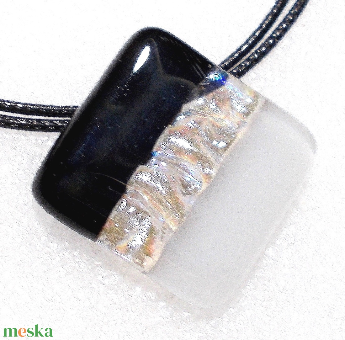 Fekete-fehér-ezüst nyaklánc,  ajándék névnapra, születésnapra. - ékszer - ékszerszett - Meska.hu