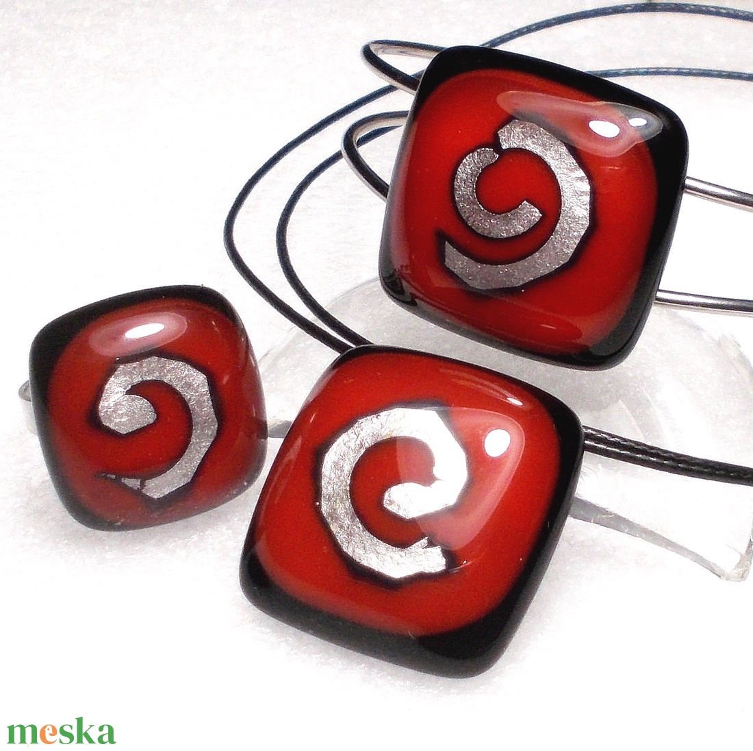 NEMESACÉL! Ezüst csiga pirosban üvegékszer szett, ajándék lányoknak névnapra, születésnapra. - ékszer - ékszerszett - Meska.hu
