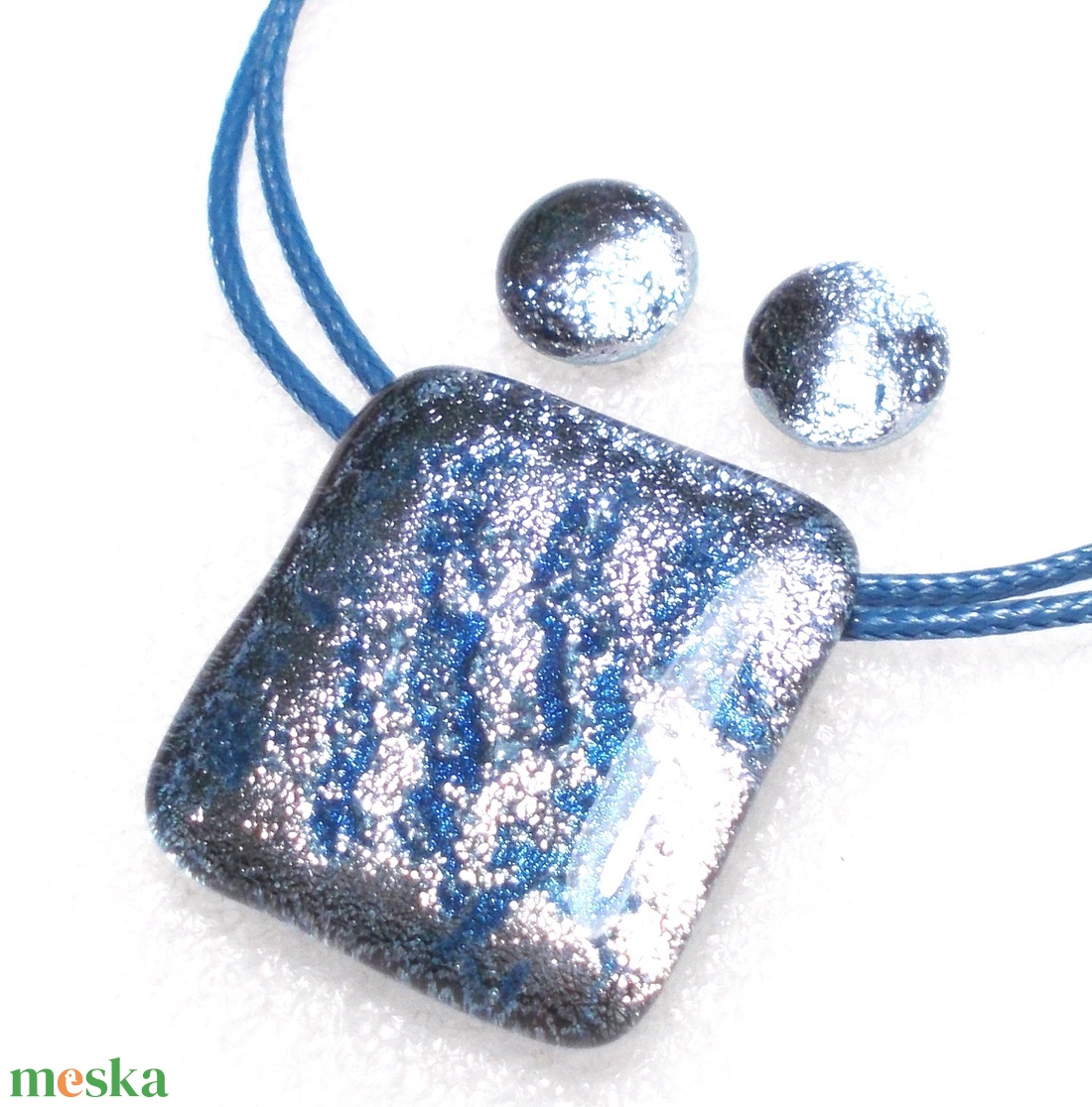 NEMESACÉL! Ezüst-kék dichroic ékszerszett, szalagavató bálra, névnapra, születésnapra. - ékszer - ékszerszett - Meska.hu NEMESACÉL! Ezüst-kék dichroic ékszerszett, szalagavató bálra, névnapra, születésnapra. - ékszer - ékszerszett - Meska.hu