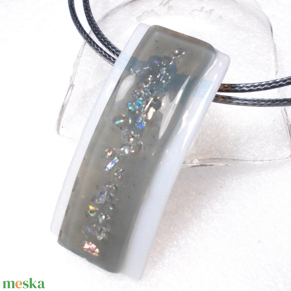 Szivárvány szürke felhőben nyaklánc, ajándék napra, névnapra születésnapra. - ékszer - nyaklánc - medálos nyaklánc - Meska.hu