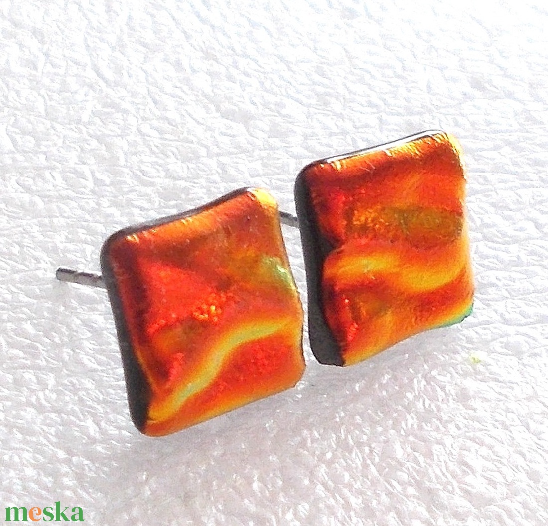 NEMESACÉL! Vörös-arany hullámzó ragyogás dichroic pici pötty fülbevaló. - ékszer - fülbevaló - lógó fülbevaló - Meska.hu