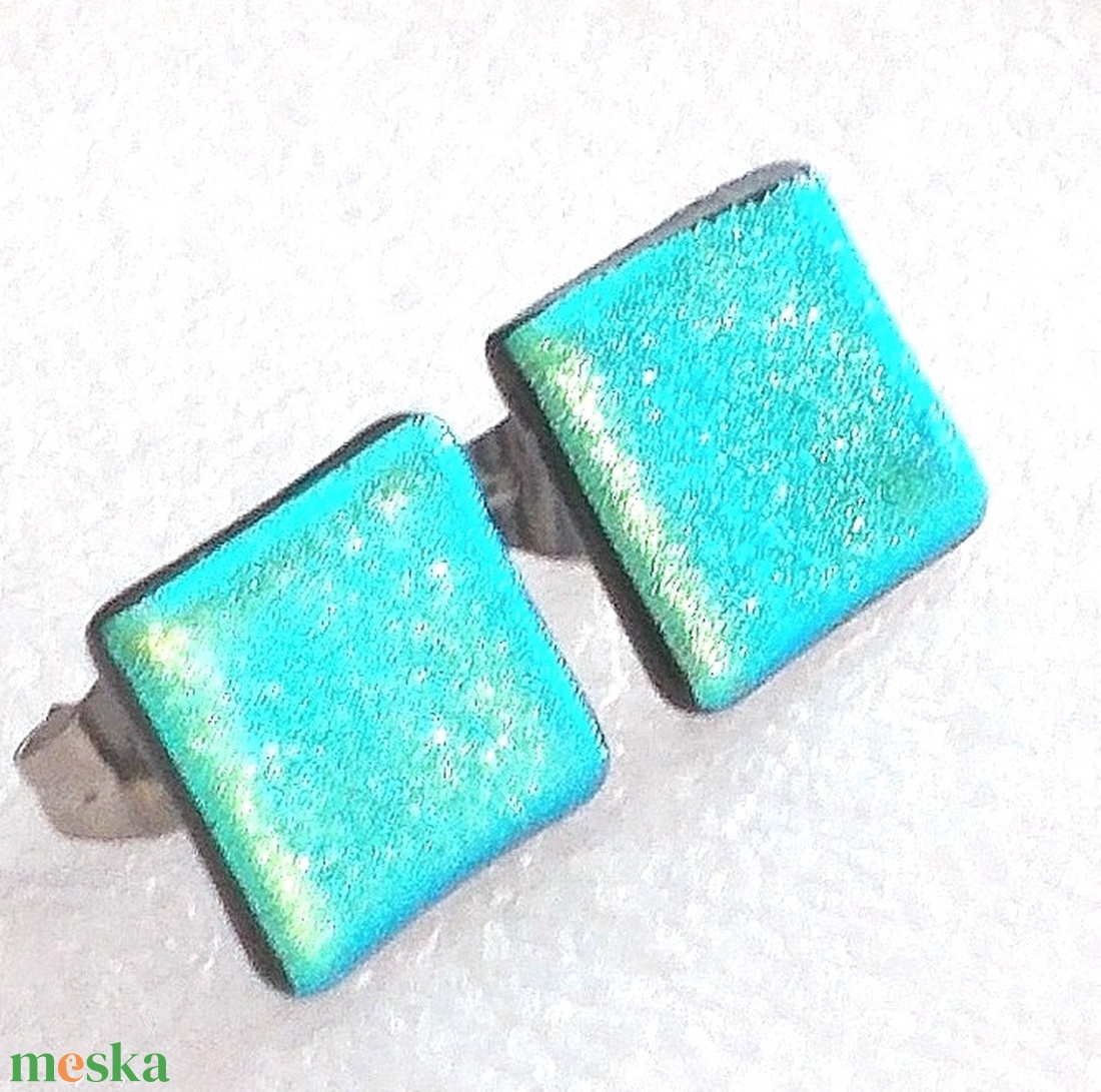 NEMESACÉL! Türkiz ragyogás dichroic pici pötty fülbevaló. - ékszer - fülbevaló - lógó fülbevaló - Meska.hu NEMESACÉL! Türkiz ragyogás dichroic pici pötty fülbevaló. - ékszer - fülbevaló - lógó fülbevaló - Meska.hu