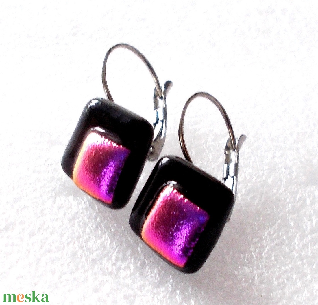 NEMESACÉL! Arany magenta dichroic fülbevaló, ajándék névnapra, születésnapra. - ékszer - fülbevaló - lógó fülbevaló - Meska.hu NEMESACÉL! Arany magenta dichroic fülbevaló, ajándék névnapra, születésnapra. - ékszer - fülbevaló - lógó fülbevaló - Meska.hu