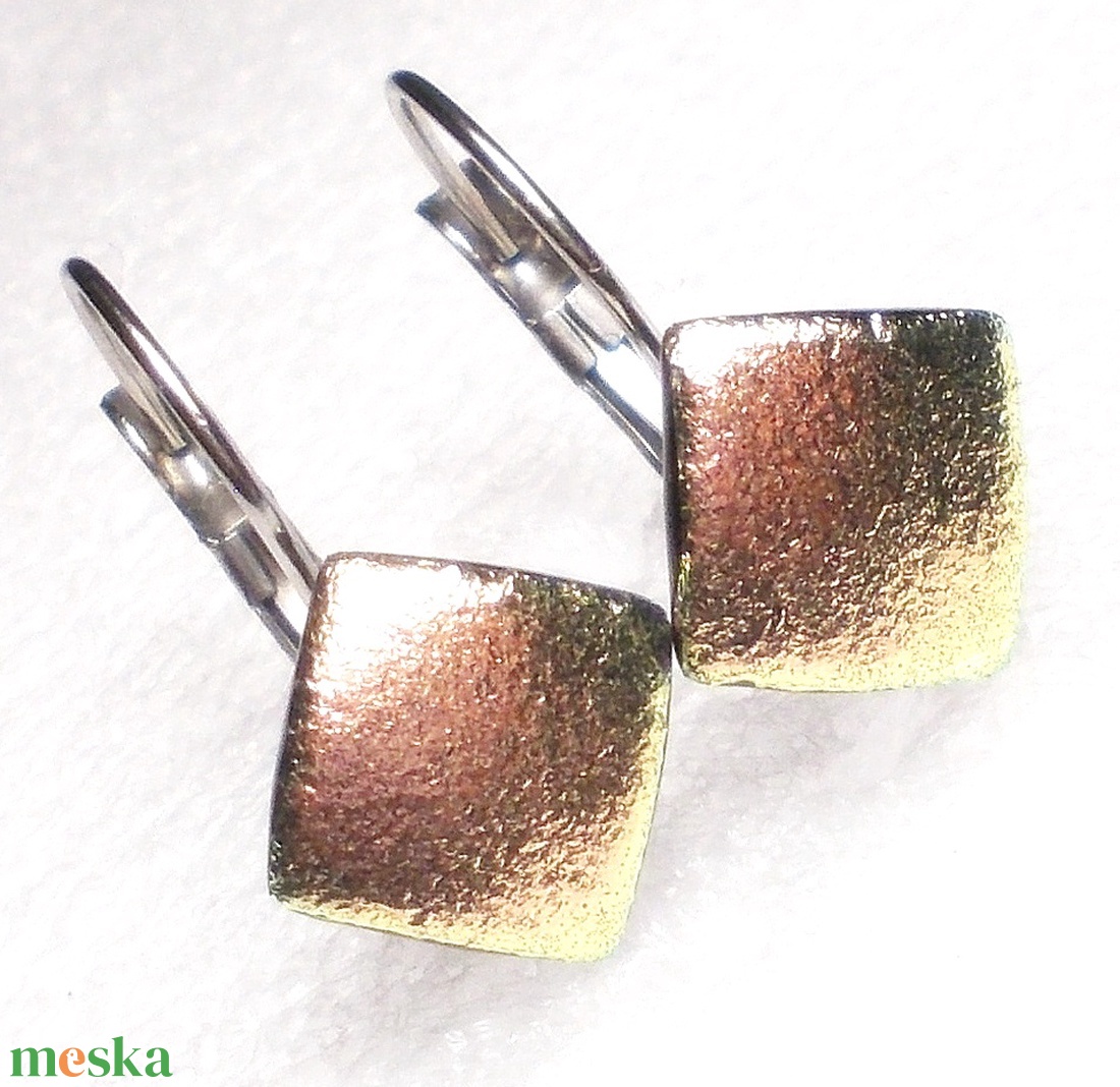 NEMESACÉL! Lazacos arany ragyogás dichroic fülbevaló. - ékszer - fülbevaló - lógó fülbevaló - Meska.hu NEMESACÉL! Lazacos arany ragyogás dichroic fülbevaló. - ékszer - fülbevaló - lógó fülbevaló - Meska.hu