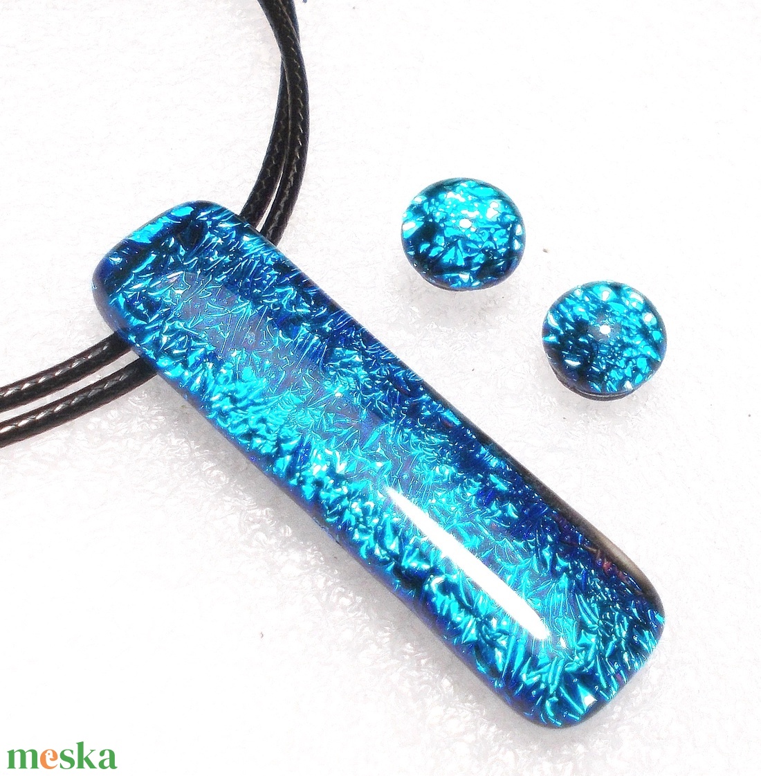 NEMESACÉL! Kék ragyogás ékszerszett, ajándék nőknek névnapra, születésnapra.  - ékszer - fülbevaló - lógó fülbevaló - Meska.hu